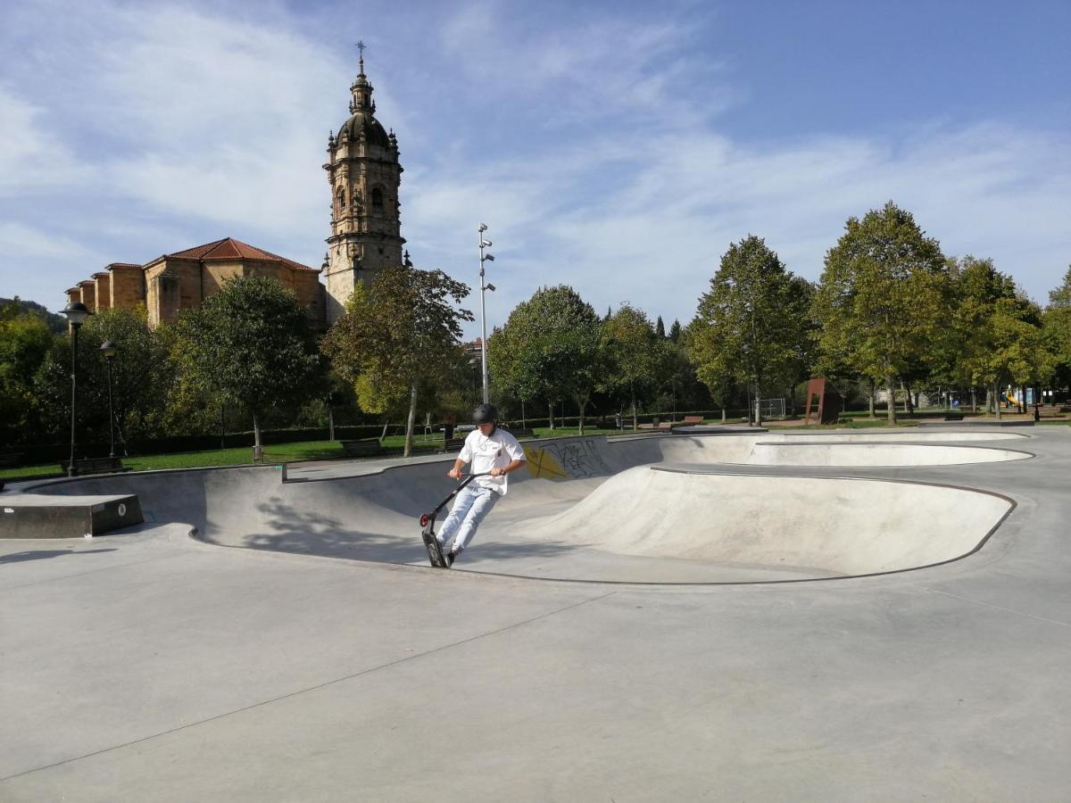 Andramari Tourist Parking& Wifi Amorebieta-Etxano